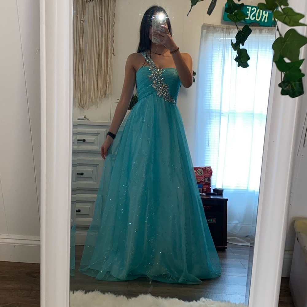 prom/pageant dress